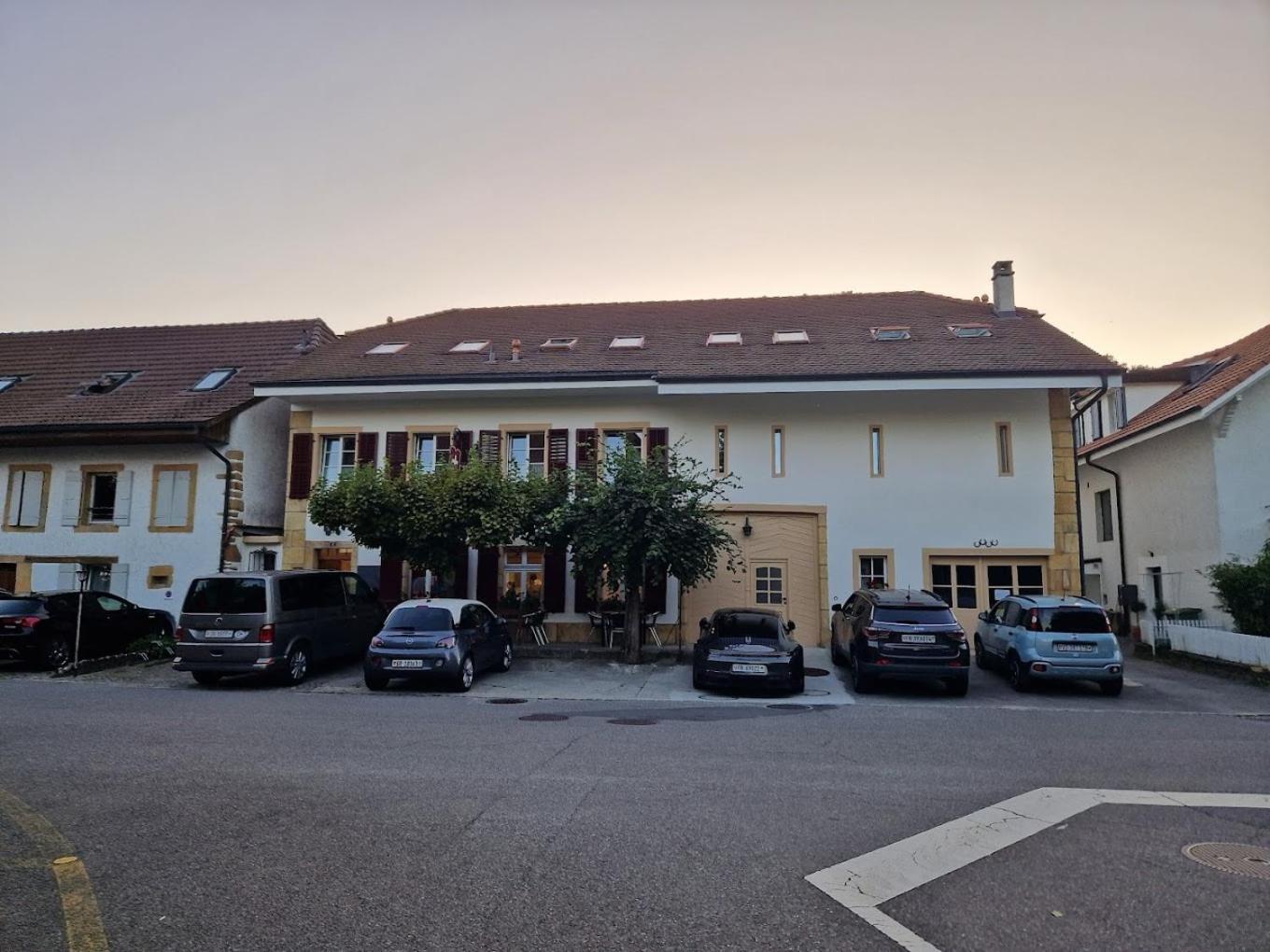 Hotel Restaurant Croix Blanche Sugiez Zewnętrze zdjęcie